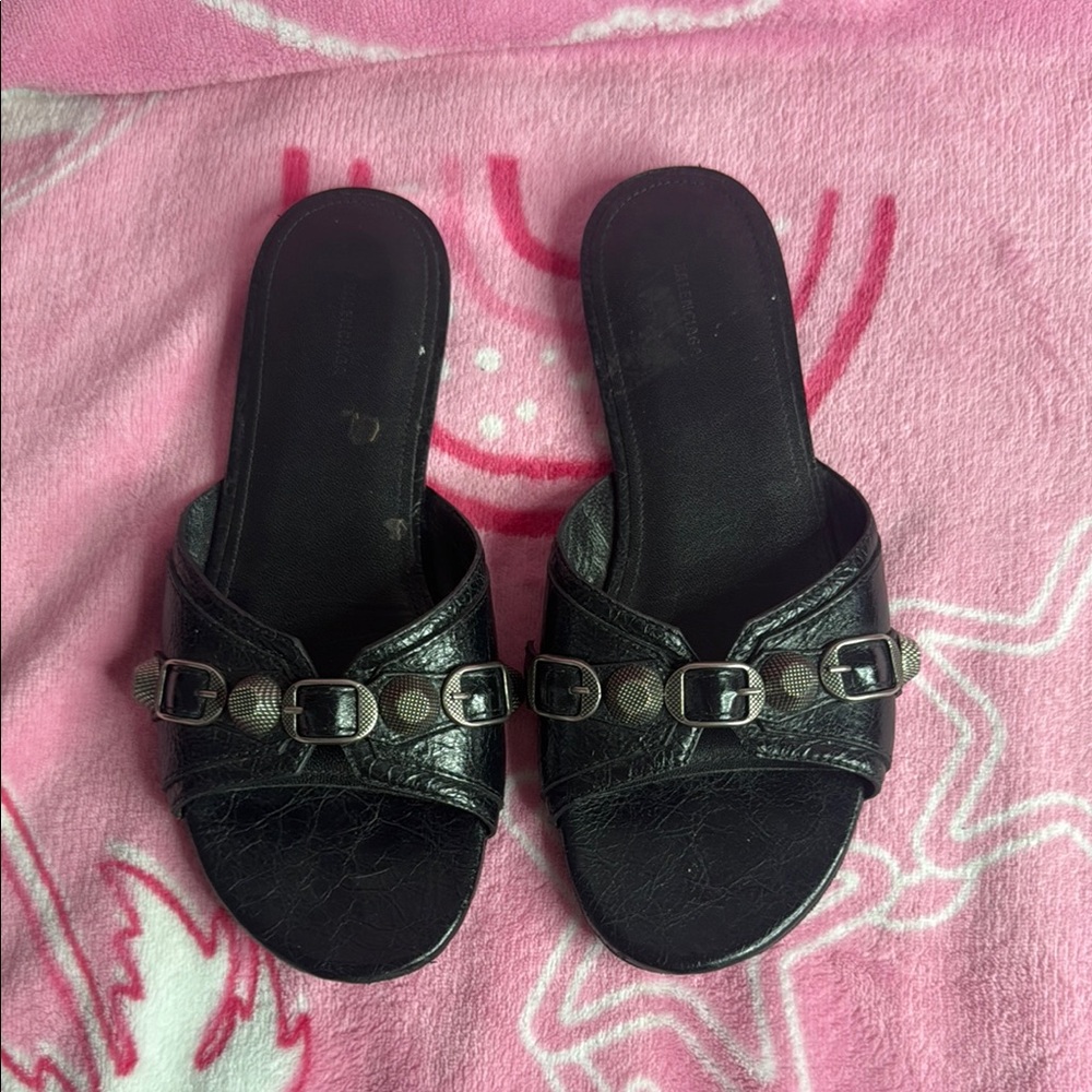 Balenciaga Black Sandals Sleek Design